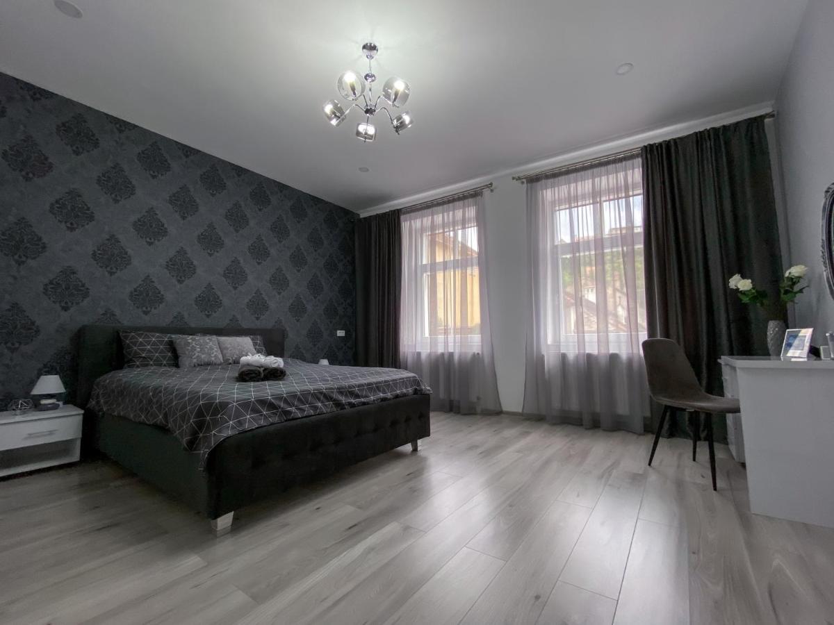 Studio 5 Brasov Bagian luar foto